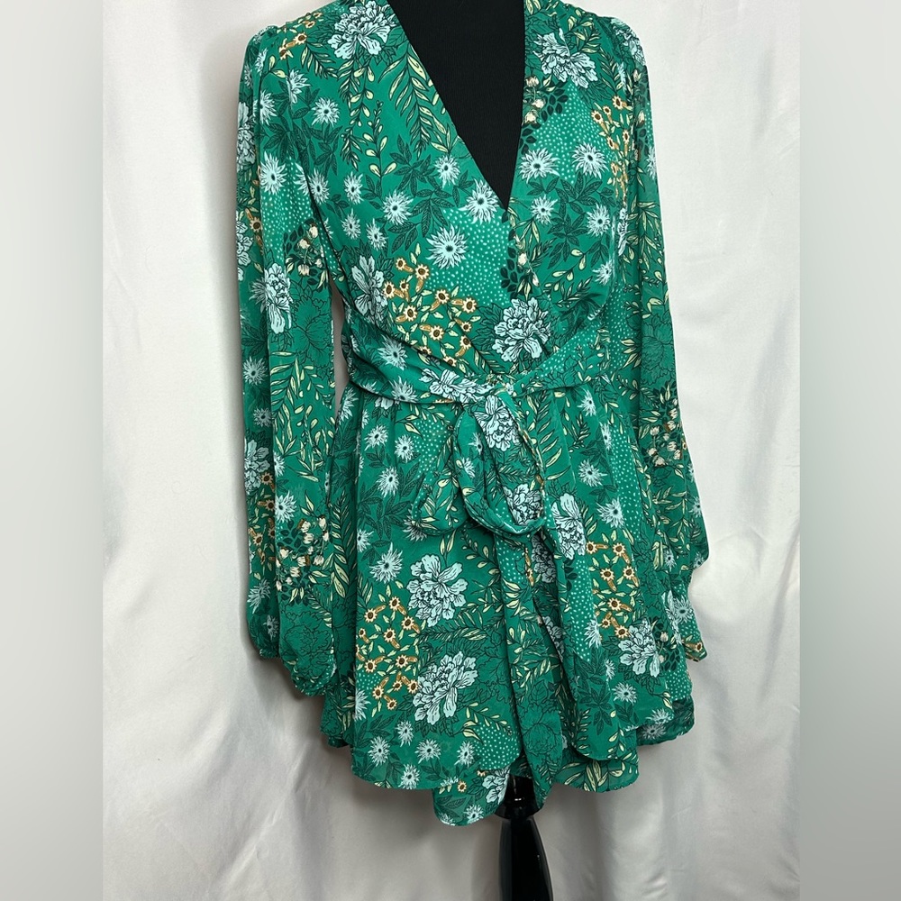Beyond Words Romper SZ M.Mini Dress green gold Floral Balloon Sleeve V Neck.NWT